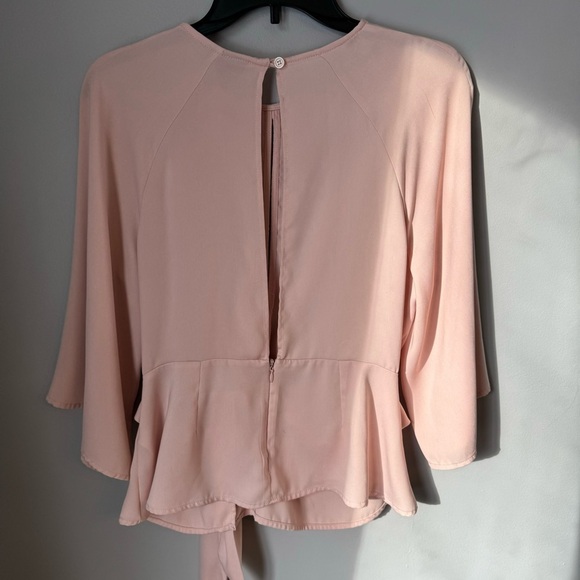 Topshop Keyhole flutter sleeve pink blouse size 8- Wicked look- flowy breezy - Picture 3 of 8